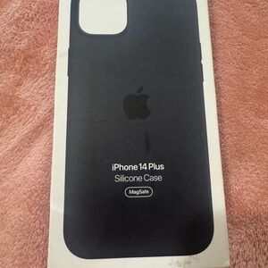 Genuine Apple iPhone 14 Plus Silicone Case w/Magsafe - Midnight - New